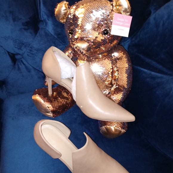 Stilettos - Picture 3 of 9